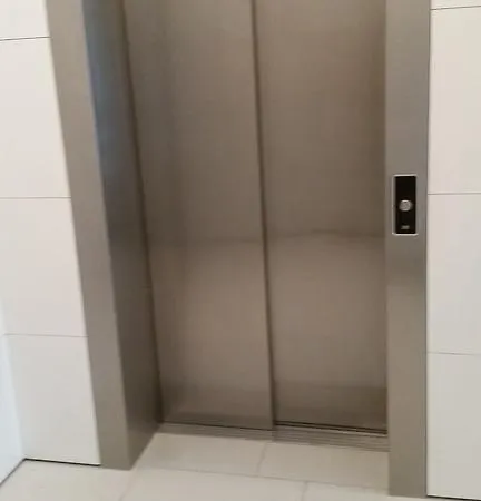 Mnh Apartman Varsó
